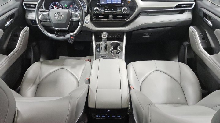 Toyota Highlander  2021