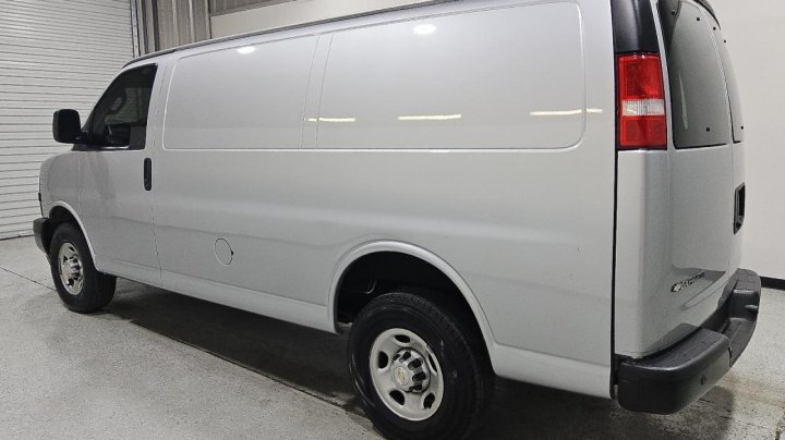 Chevrolet EXPRESS G2500  2024