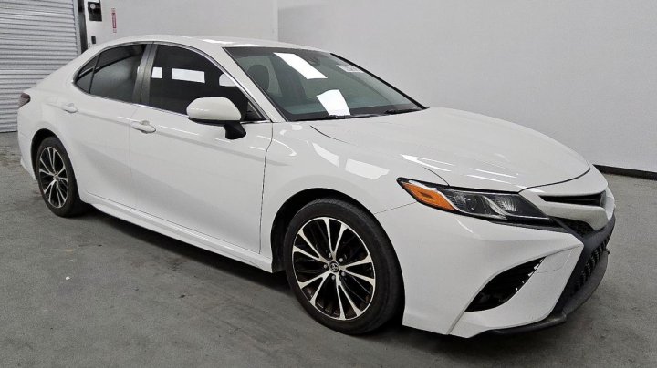 Toyota Camry  2018