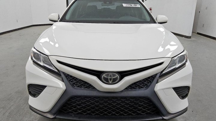 Toyota Camry  2018