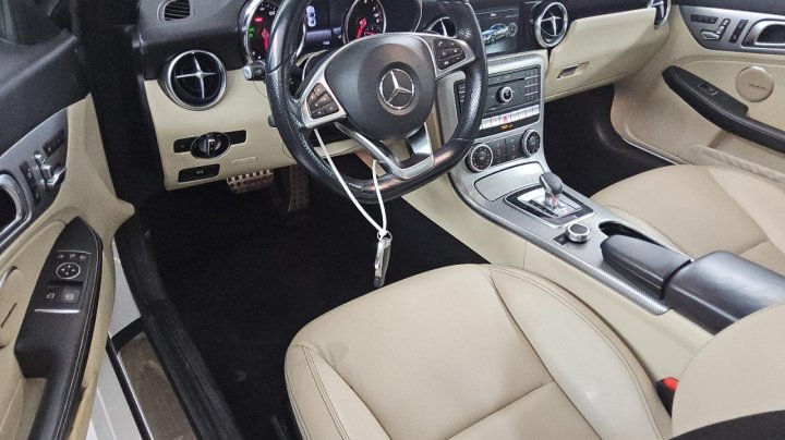 Mercedes-Benz SLC  2018
