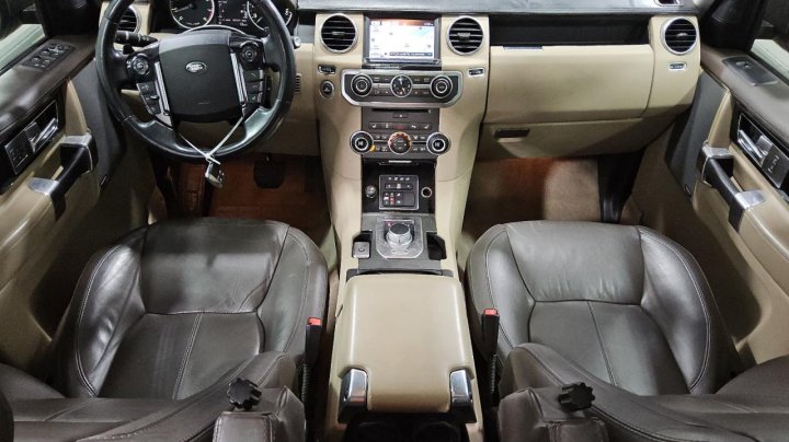Land Rover LR4  2016