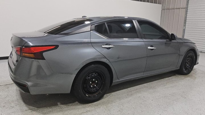 Nissan Altima  2020