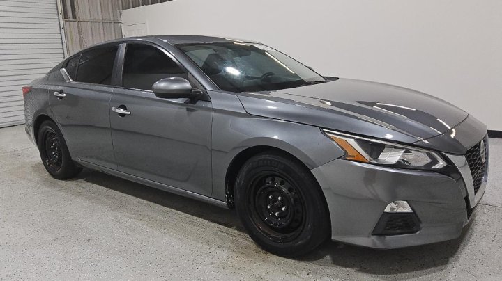 Nissan Altima  2020
