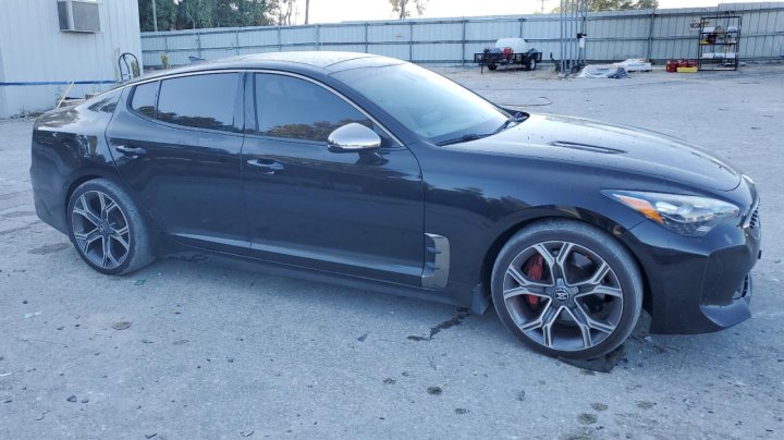 KIA STINGER  2019