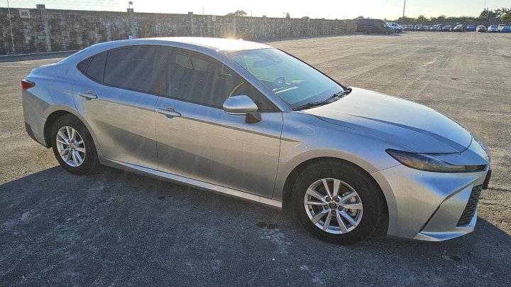Toyota Camry  2025