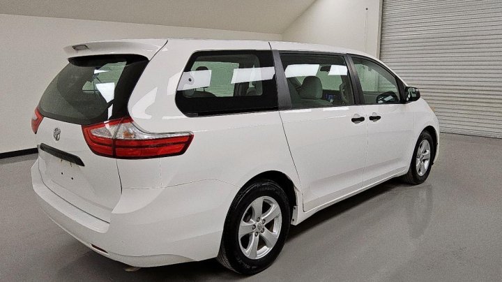 Toyota SIENNA  2016