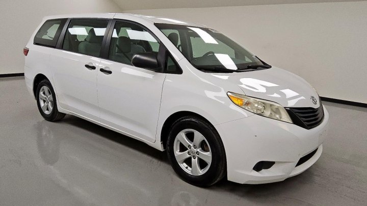 Toyota SIENNA  2016