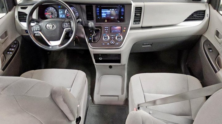 Toyota SIENNA  2016