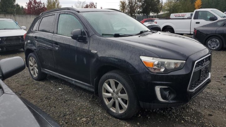 Mitsubishi OUTLANDER SPORT  2015