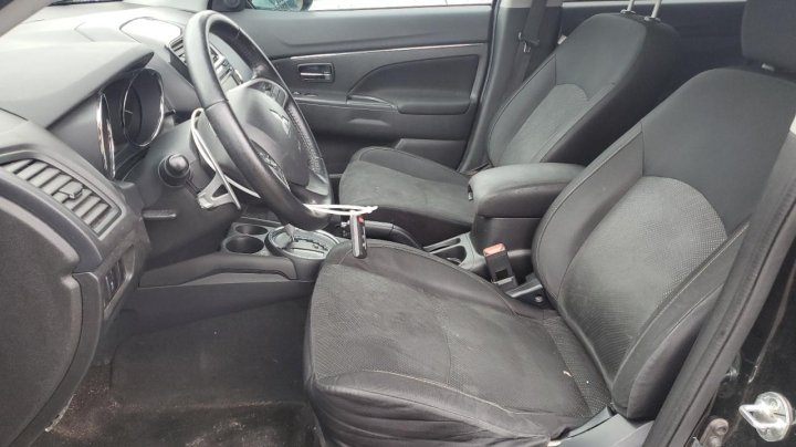 Mitsubishi OUTLANDER SPORT  2015