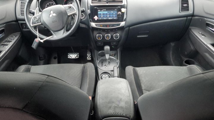Mitsubishi OUTLANDER SPORT  2015
