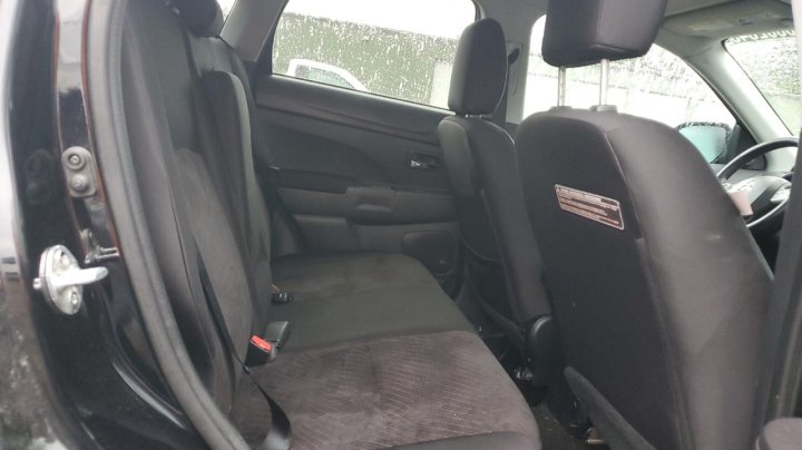 Mitsubishi OUTLANDER SPORT  2015