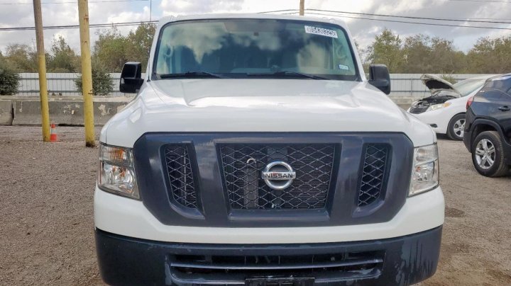 Nissan NV  2017