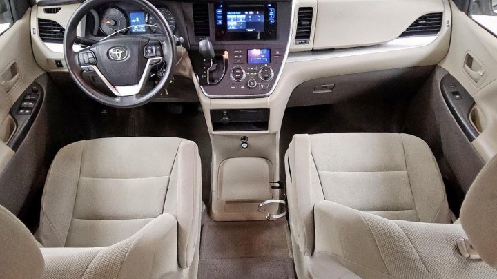 Toyota SIENNA  2016