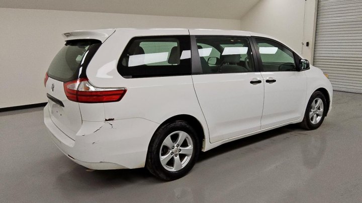 Toyota SIENNA  2016
