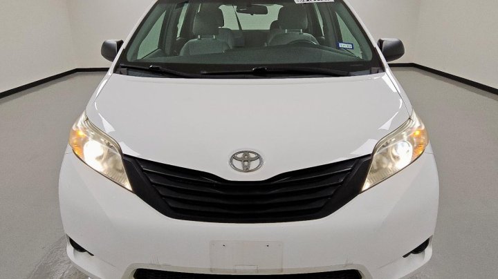 Toyota SIENNA  2016