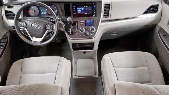 Toyota SIENNA  2016