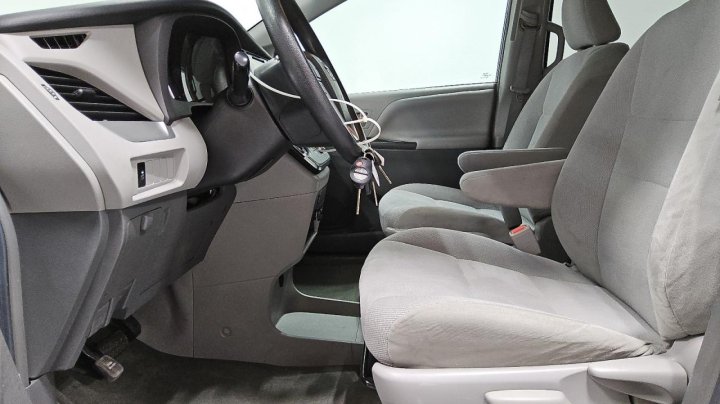 Toyota SIENNA  2016