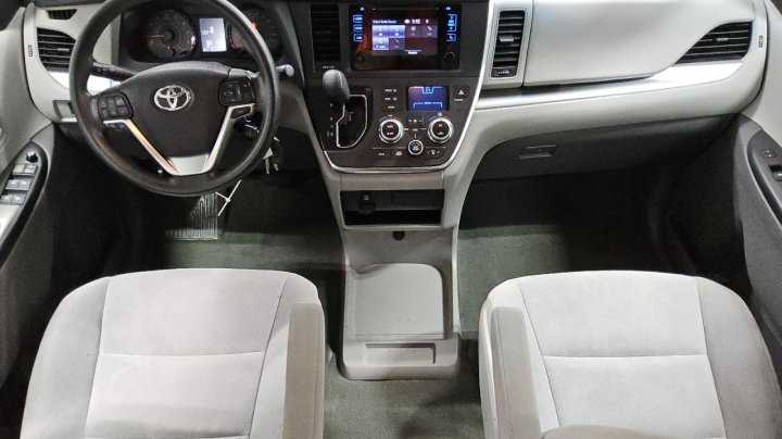 Toyota SIENNA  2016