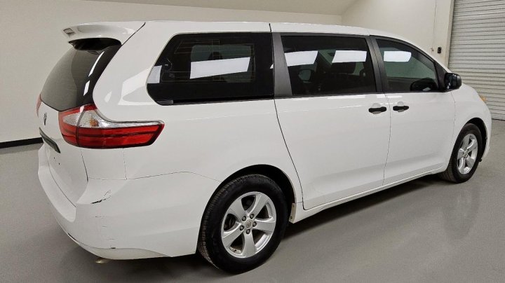 Toyota SIENNA  2016