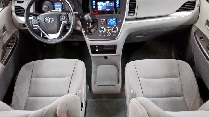 Toyota SIENNA  2016