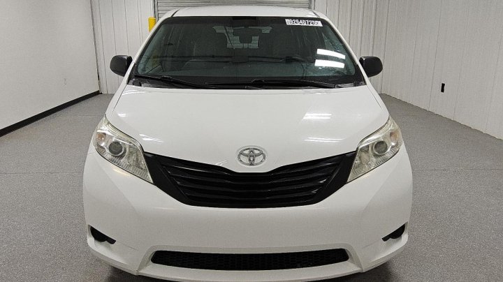 Toyota SIENNA  2016