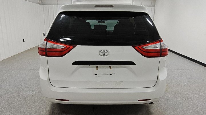 Toyota SIENNA  2016