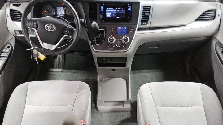 Toyota SIENNA  2016