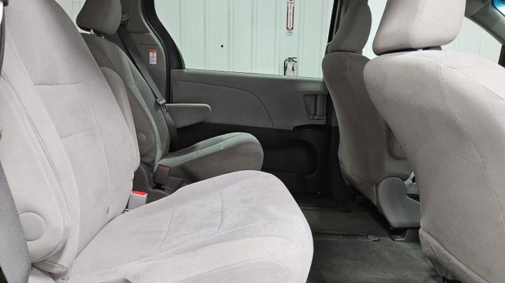 Toyota SIENNA  2016