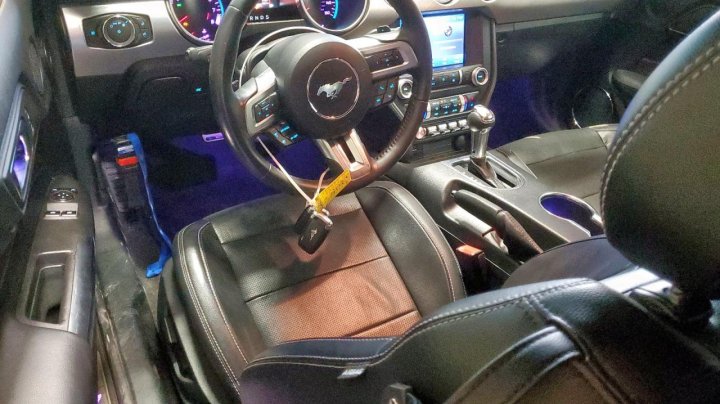 Ford MUSTANG  2023