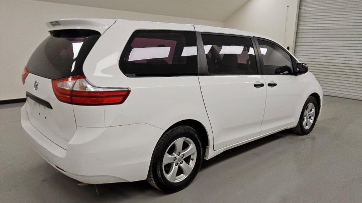 Toyota SIENNA  2016