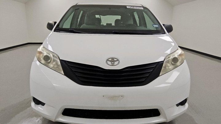 Toyota SIENNA  2016