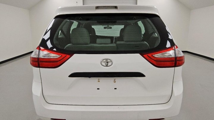 Toyota SIENNA  2016