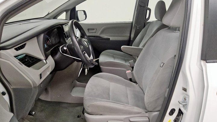 Toyota SIENNA  2016