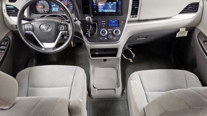 Toyota SIENNA  2016