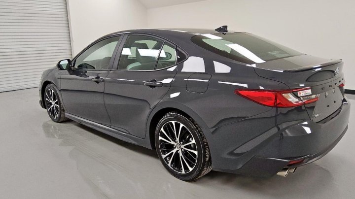 Toyota Camry  2025