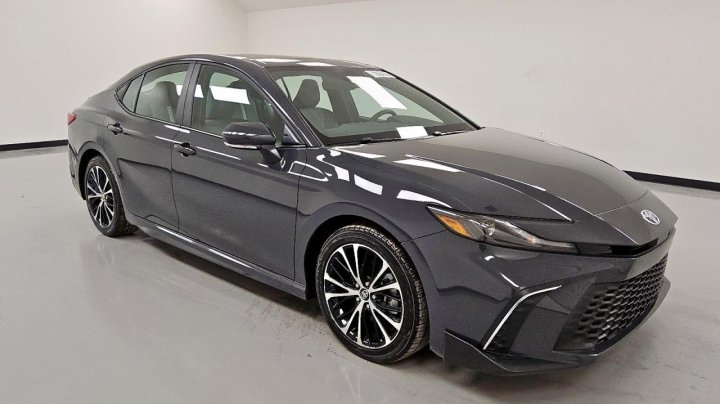 Toyota Camry  2025