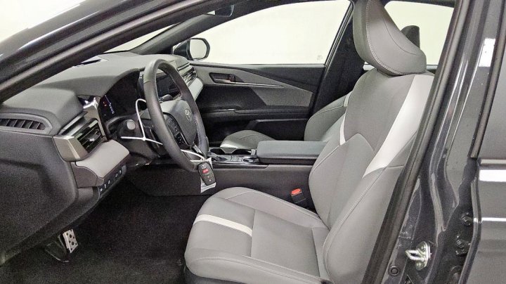 Toyota Camry  2025
