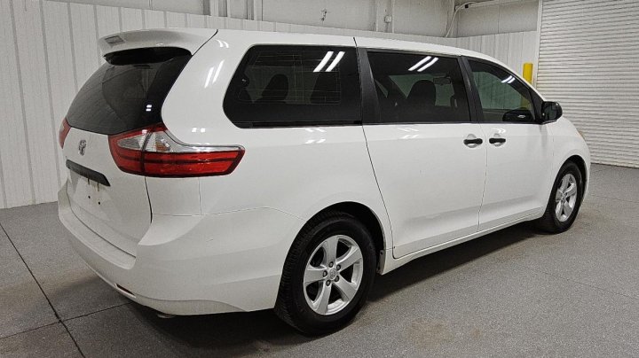 Toyota SIENNA  2016
