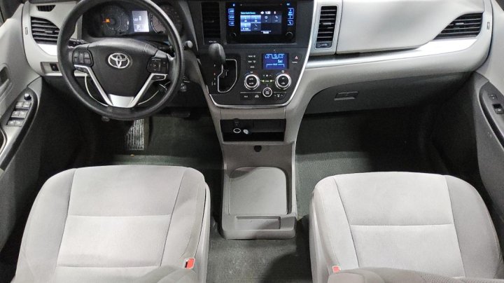 Toyota SIENNA  2016