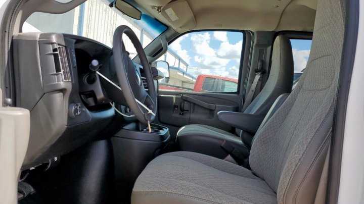 Chevrolet EXPRESS G2500  2017