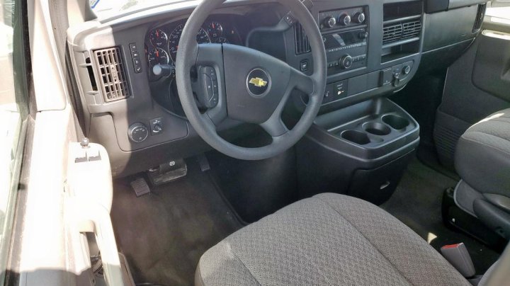 Chevrolet EXPRESS G2500  2017