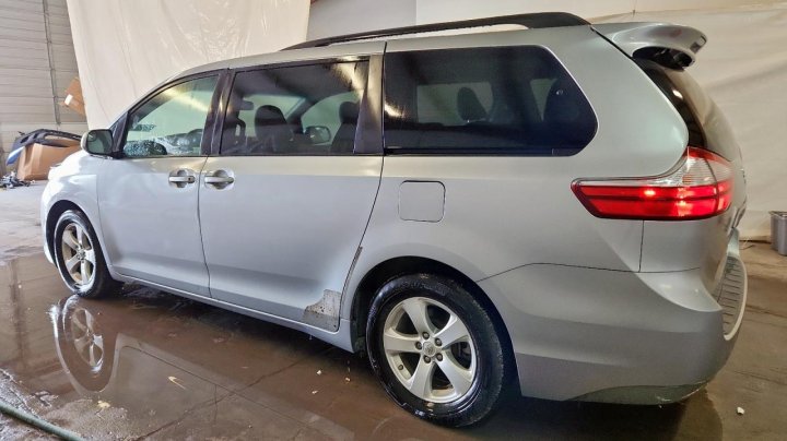 Toyota SIENNA  2016