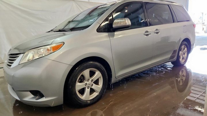 Toyota SIENNA  2016