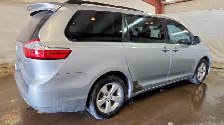 Toyota SIENNA  2016