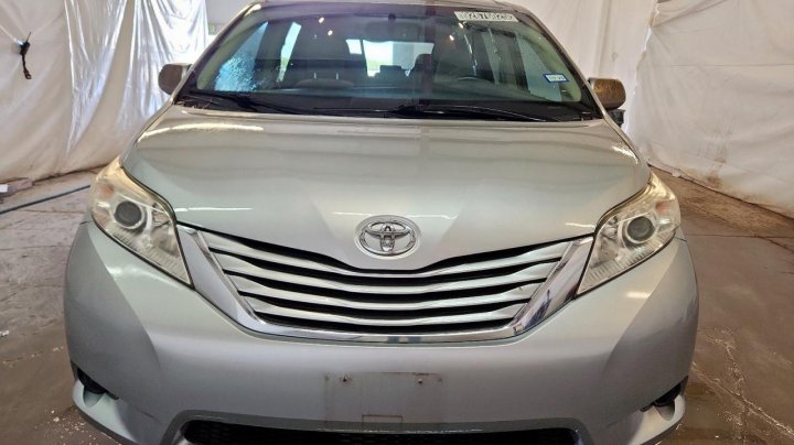 Toyota SIENNA  2016