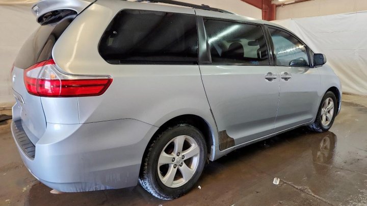 Toyota SIENNA  2015