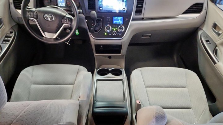Toyota SIENNA  2015
