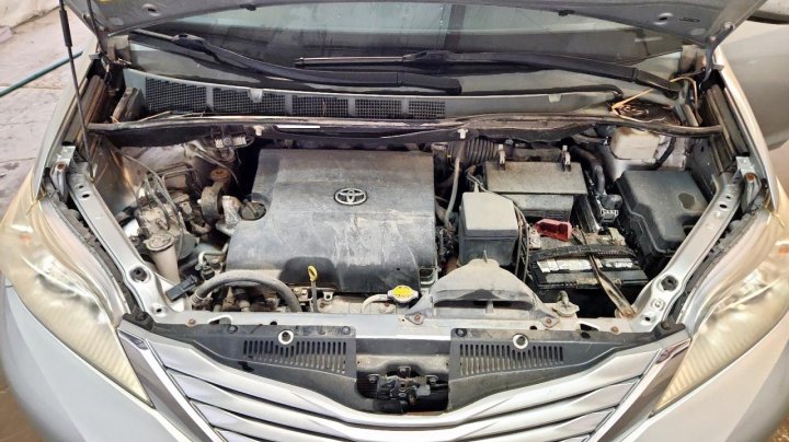 Toyota SIENNA  2015
